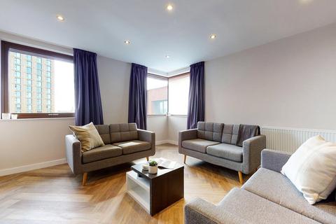 3 bedroom apartment to rent, Apt 60, Live Oasis Wade Lane, Live Oasis Wade Lane LS2