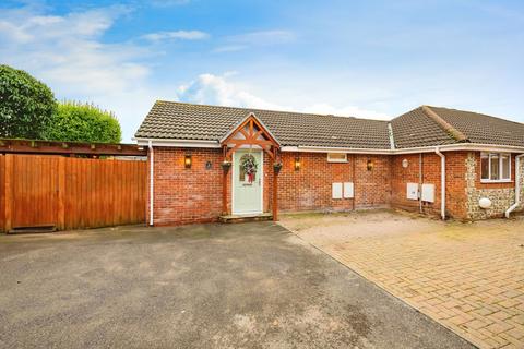 2 bedroom semi-detached bungalow for sale, Kanes Hill, Southampton SO19