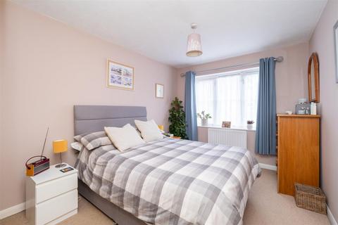 38 Sevenoaks Close, Sutton, SM2 6NL