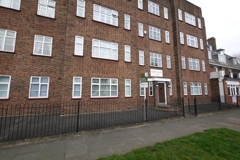 3 bedroom flat for sale, Geddy Court, Hare Hall Lane, Romford, RM2