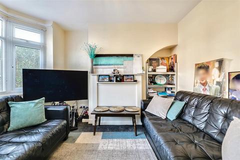 64 Beaumont Road, Nuneaton, CV11 5HF