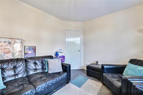 64 Beaumont Road, Nuneaton, CV11 5HF