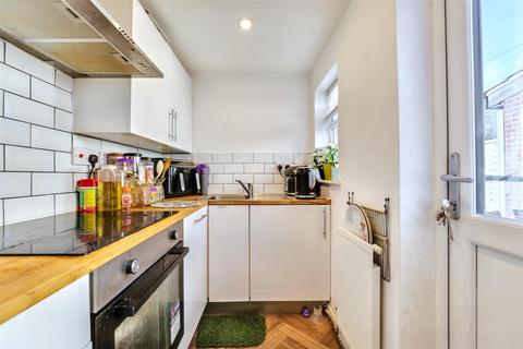 64 Beaumont Road, Nuneaton, CV11 5HF