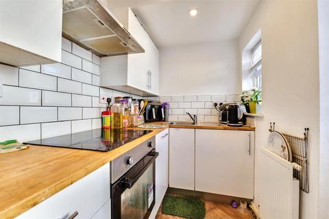 64 Beaumont Road, Nuneaton, CV11 5HF