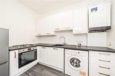 2 bedroom flat for sale, Charlton Road, London SE3