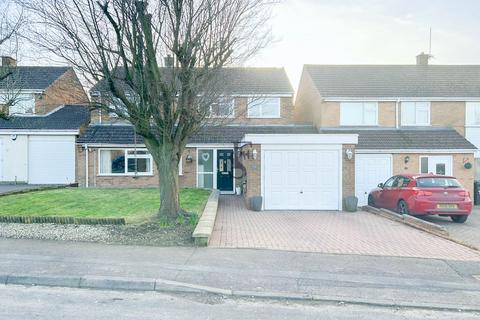 5 bedroom detached house for sale, Redruth Avenue, Wigston