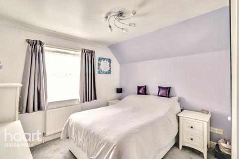 Flat 11, Raphael Court Pettits Lane, Romford, RM1 4SE