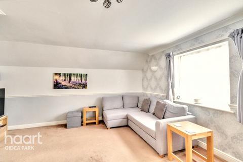 Flat 11, Raphael Court Pettits Lane, Romford, RM1 4SE