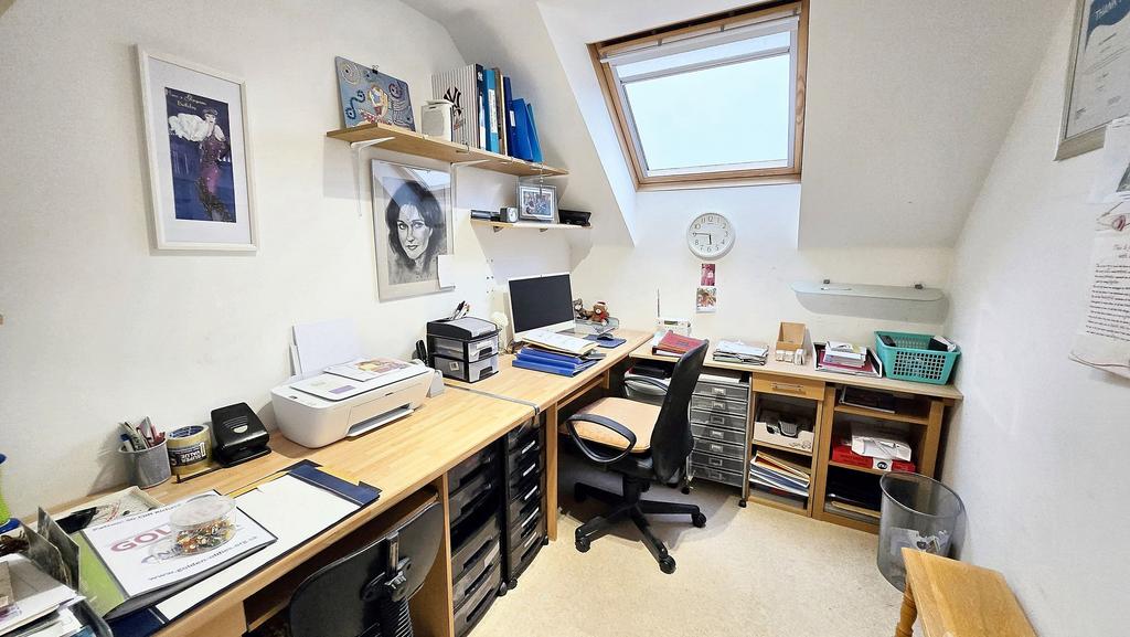 Bedroom 4 / Study