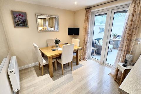 4 bedroom end of terrace house for sale, Gibbs Court, Corsham SN13