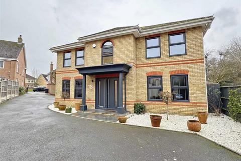18 Grantham Avenue, Great Notley, Braintree, CM77 7FP