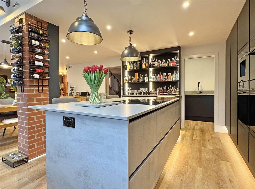 Kitchen c.jpg