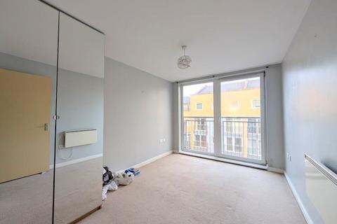 2 bedroom flat to rent, Wooldridge Close, Feltham, TW14