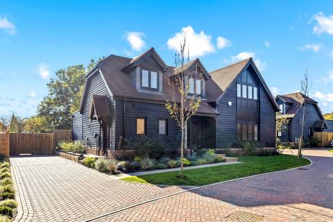 Cold Norton Farm, Ockham Lane, Cobham, KT11.