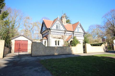 2 bedroom detached house for sale, Eastgate, Hornsea