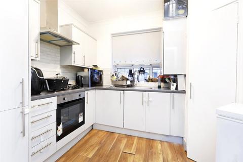 2 bedroom flat for sale, Rye House, Swan Road, London, SE16