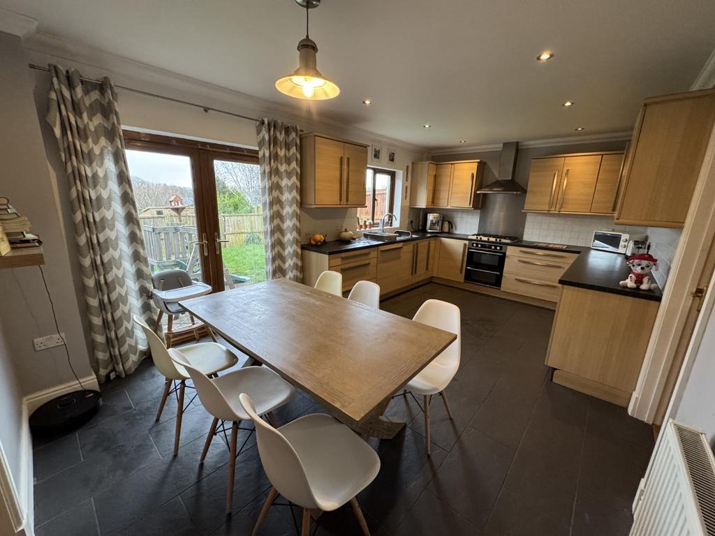 Kitchen/Dining