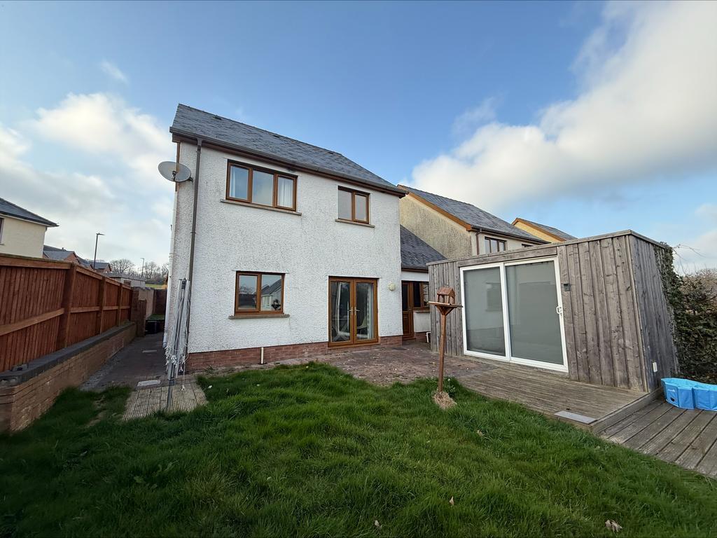 Feature Garden Room/Gym
