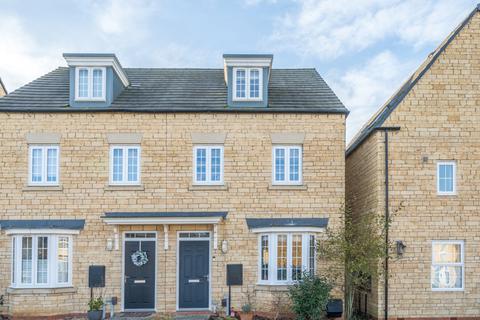 3 bedroom semi-detached house for sale, Squirrel Gardens, Witney, Oxfordshire