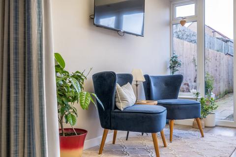 5 Squirrel Gardens, Witney, OX28 6NS