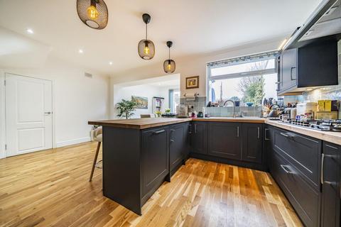 80 Greenway, Chislehurst, BR7 6JF
