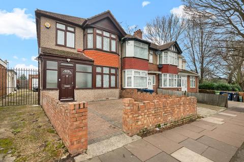 3 bedroom end of terrace house for sale, Southall UB1