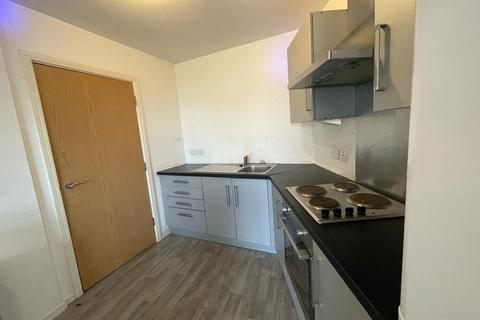 2 bedroom flat to rent, Stillwater Drive, Manchester M11