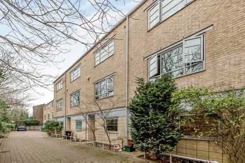 3 bedroom terraced house for sale, Heaven Tree Close, Islington