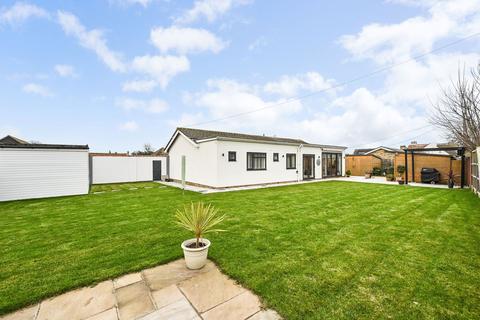 3 bedroom detached bungalow for sale, Manor Farm Court, Selsey, PO20