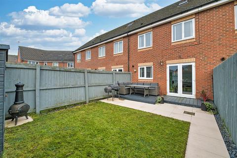 3 bedroom townhouse for sale, Portland Road, Great Sankey, Warrington