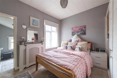 5 Stanley Road, Northfleet, Gravesend, DA11 7AR