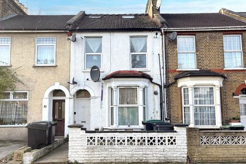 4 bedroom flat for sale, First and Second Floor Flat, 59 St Pauls Road, Tottenham, N17 0ND