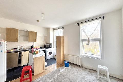 4 bedroom flat for sale, First and Second Floor Flat, 59 St Pauls Road, Tottenham, N17 0ND