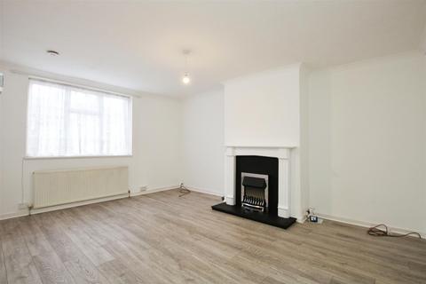 3 bedroom end of terrace house to rent, Brimsdown Avenue, Enfield