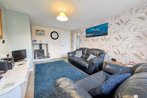 3 bedroom detached bungalow for sale, Kidwelly