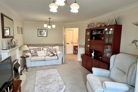 2 bedroom apartment for sale, Wellington Court, Beechwood Avenue, Deal, CT14