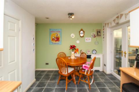 3 bedroom semi-detached house for sale, Holly Mede, Ossett WF5