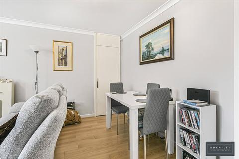 1 bedroom apartment for sale, Mount Felix, Walton-on-Thames, Surrey, KT12