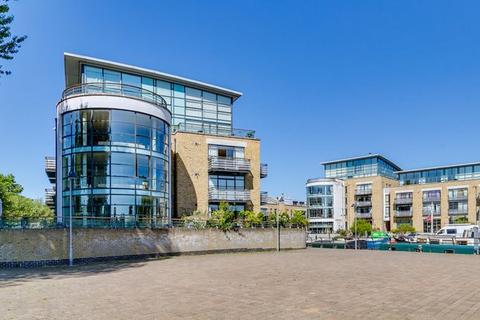 1 bedroom flat to rent, Point Wharf Lane, Brentford TW8