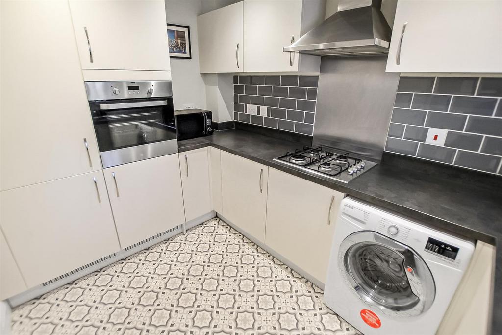 Kitchen (2).jpg