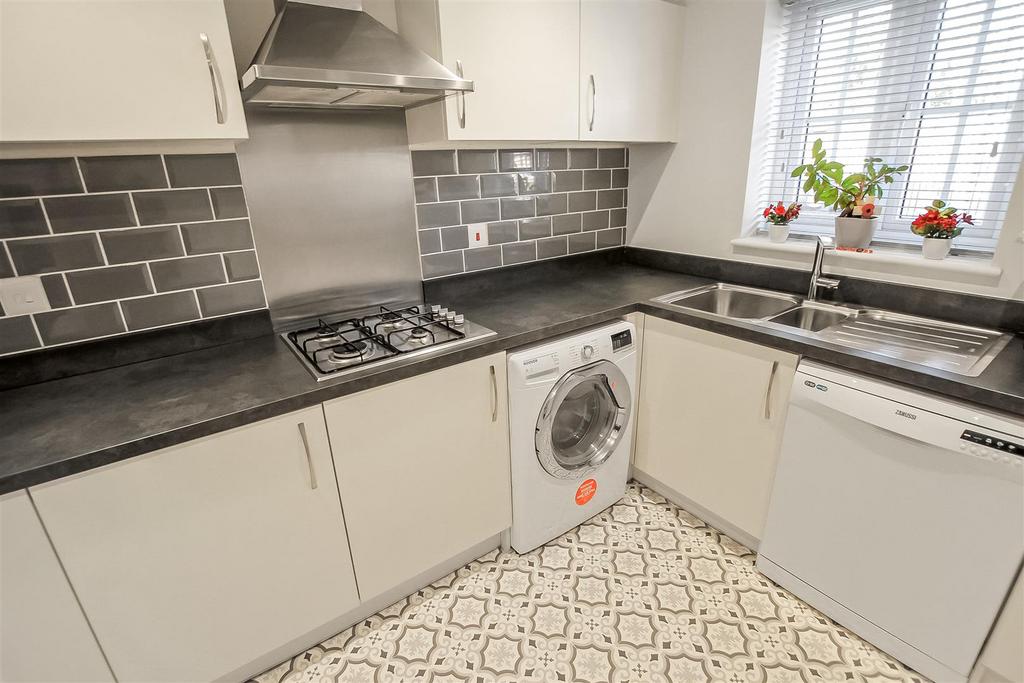 Kitchen (3).jpg