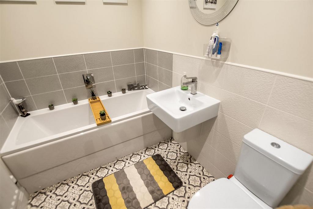 Family Bathroom.jpg