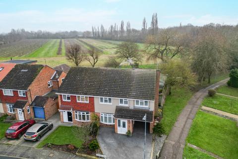 Goshawk Drive, Tile Kiln