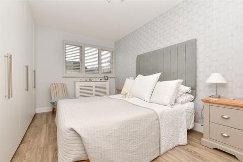 16 Lindbergh Road, Wallington, SM6 9HB