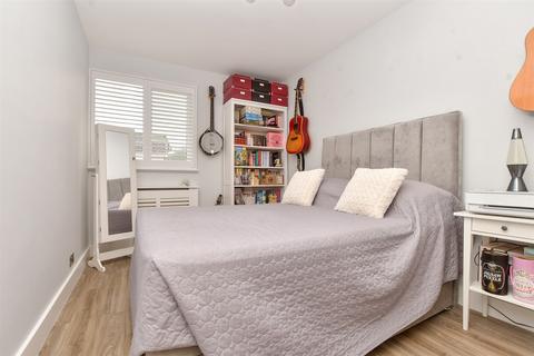 16 Lindbergh Road, Wallington, SM6 9HB