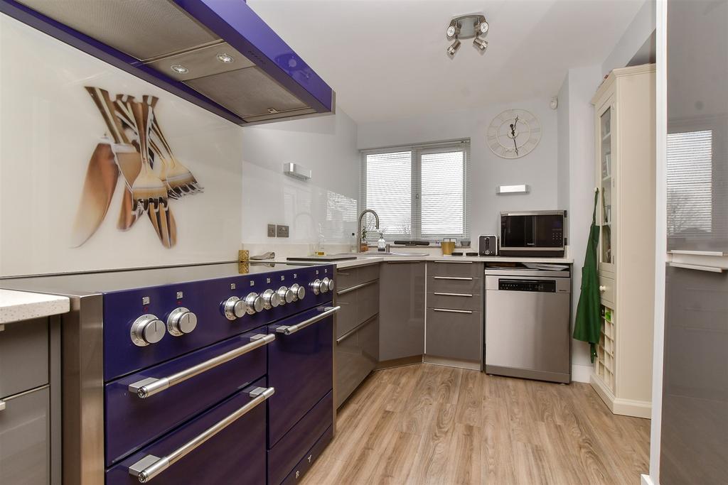 Kitchen / Breakfast Room