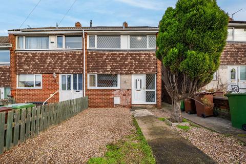 3 bedroom end of terrace house for sale, Moor Avenue, Wakefield WF3