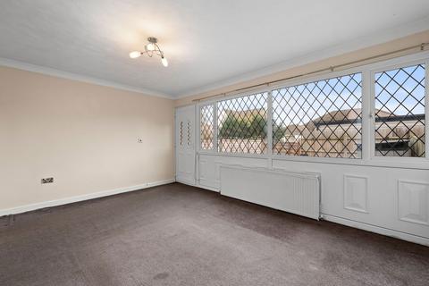 3 bedroom end of terrace house for sale, Moor Avenue, Wakefield WF3