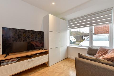 20 Moat Lane, Lower Upnor, Rochester, ME2 4GP