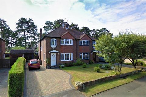 3 bedroom semi-detached house to rent, Greenways, Hampshire GU52